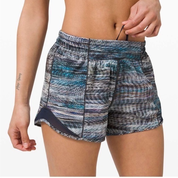 lululemon athletica Pants - Lululemon Hotty Hot‎ Shorts in Digital Oasis 6